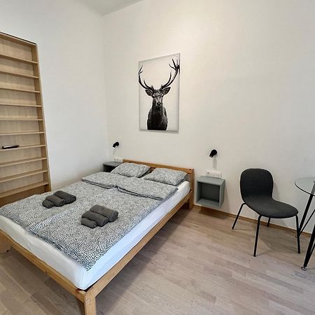 Minimalistic Apartment & Studio In Heart Street Budapest Esterno foto