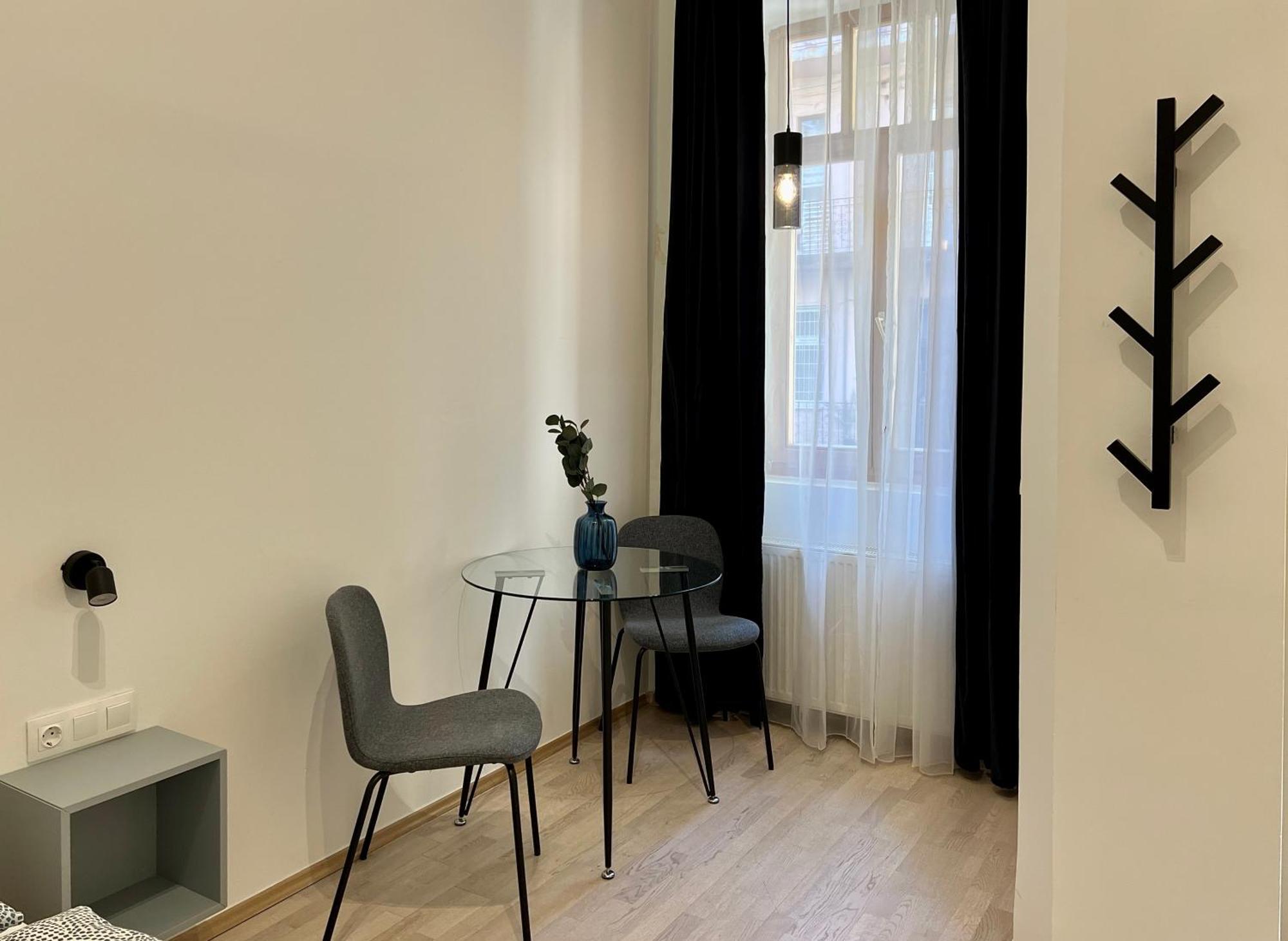 Minimalistic Apartment & Studio In Heart Street Budapest Esterno foto